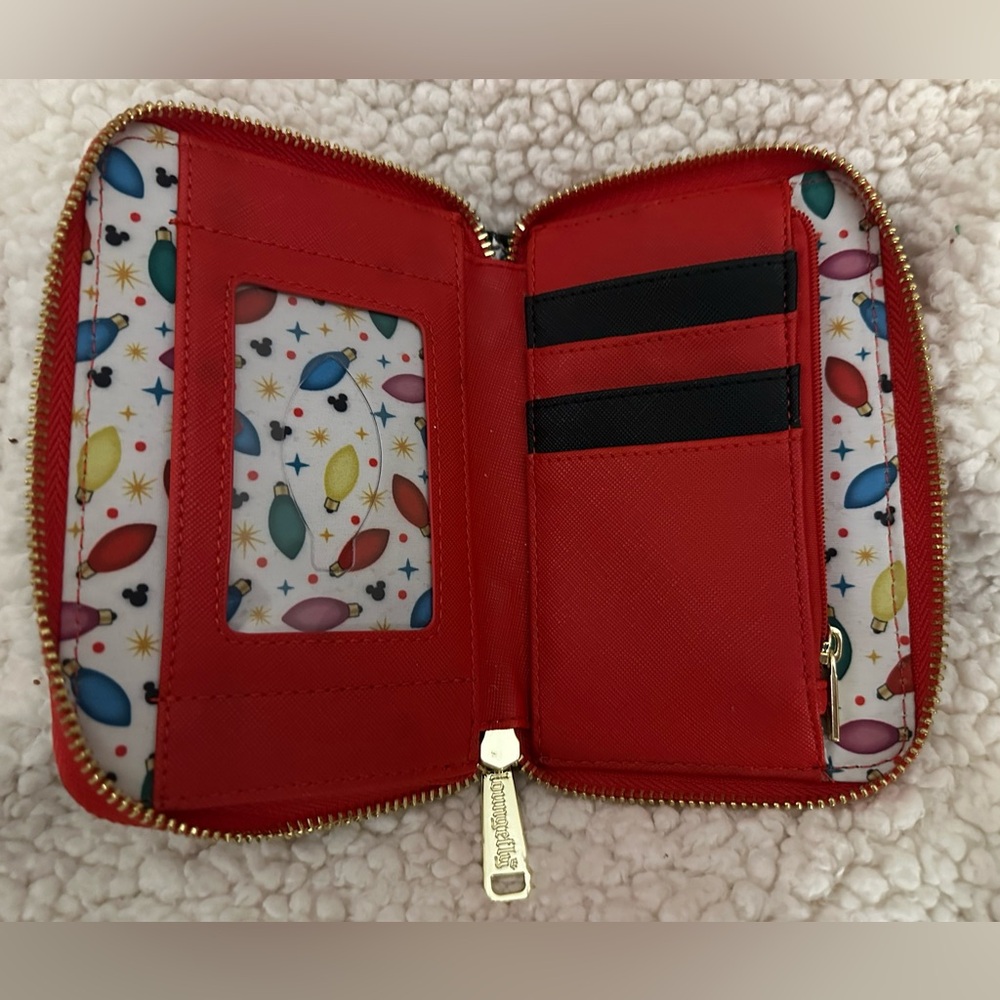 Loungefly Mickey Mouse & Friends Holiday Lights Crossbody & Wallet - LIGHTS UP! - Picture 9 of 11